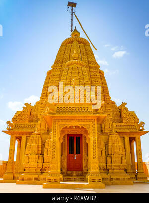 Kuppel des Adeshwar Nath Jain Tempel, Amar Sagar, Jaisalmer, Rajasthan, Indien Stockfoto