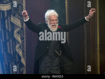 Mary Poppins liefert ist eine bevorstehende Amerikanische Fantasy Musical Film unter der Regie von Rob Marshall und von David Magee geschrieben, aus einer Geschichte von Magee, Marshall und John DeLuca. Dieses Foto ist nur für den redaktionellen Gebrauch bestimmt und unterliegen dem Copyright der Film Company und/oder der Fotograf durch den Film oder die Produktion Firma zugewiesen und kann nur reproduziert durch Veröffentlichungen im Zusammenhang mit der Förderung der oben genannten Film. Eine obligatorische Gutschrift auf dem Film Firma ist erforderlich. Der Fotograf sollte auch angerechnet werden, wenn bekannt. Stockfoto
