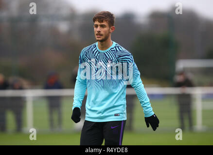 Enfield, UK. 28 Nov, 2018. Mauricio Pochettino während UEFA Youth League Match zwischen den Tottenham Hotspur und Inter Mailand an Hotspur Weg, Enfield. FA Premier League und der Football League Bilder unterliegen dem DataCo Lizenz EDITORIAL NUR VERWENDEN Keine Verwendung mit nicht autorisierten Audio-, Video-, Daten-, Spielpläne (außerhalb der EU), Verein/liga Logos oder "live" Dienstleistungen. On-line-in-Verwendung beschränkt auf 45 Bildern (+15 in zusätzliche Zeit). Kein Einsatz zu emulieren, bewegte Bilder. Keine Verwendung in Wetten, Spiele oder einzelne Verein/Liga/player Publikationen Quelle: Aktion Foto Sport/Alamy leben Nachrichten Stockfoto