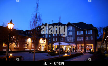 Magdeburg, Deutschland. 28 Nov, 2018. Das Herrenkrug Parkhotel, vor dem Start der Konferenz der Innenminister. Die Konferenz der Innenminister findet in Magdeburg vom 28. bis 30. November 2018. Credit: Ronny Hartmann/dpa-Zentralbild/dpa/Alamy leben Nachrichten Stockfoto