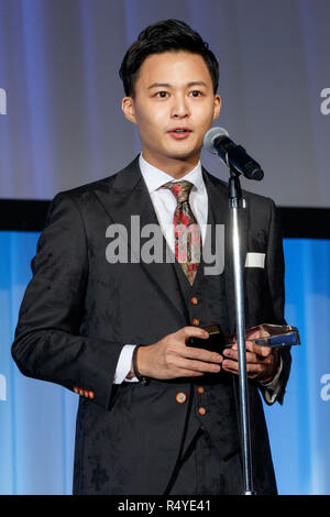 Japans beste Debutant Awards Gewinner Yuichi Hanada spricht während des 15 Preisverleihung am 28. November 2018, Tokio, Japan. Credit: Rodrigo Reyes Marin/LBA/Alamy leben Nachrichten Stockfoto