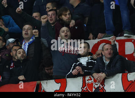 Stadio San Paolo, Neapel, Italien. 28 Nov, 2018. UEFA Champions League Fußball, Napoli gegen Roter Stern Belgrad; Verfechter von Roter Stern Belgrad Credit: Aktion plus Sport/Alamy leben Nachrichten Stockfoto