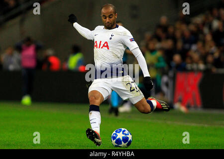 Wembley Stadion, London, UK. 28. November 2018. Lucas Moura von Tottenham Hotspur in Aktion. UEFA Champions League, Gruppe B, Tottenham Hotspur v Inter Mailand im Wembley Stadion in London am Mittwoch, den 28. November 2018. Dieses Bild dürfen nur für redaktionelle Zwecke verwendet werden. Nur die redaktionelle Nutzung, eine Lizenz für die gewerbliche Nutzung erforderlich. Keine Verwendung in Wetten, Spiele oder einer einzelnen Verein/Liga/player Publikationen. Credit: Andrew Orchard sport Fotografie/Alamy leben Nachrichten Stockfoto