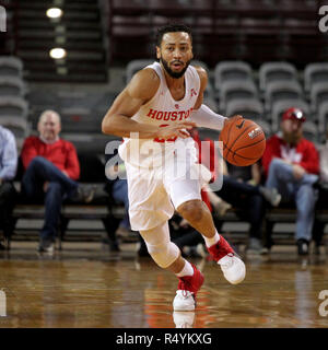 Houston, Texas, USA. 28 Nov, 2018. Houston Cougars guard Galen Robinson (25) übernimmt die Kugel während der ersten Hälfte des NCAA Basketball Spiel zwischen den Houston Cougars und die UT-Rio Grande Valley Vaqueros bei der H&PE-Arena in Houston, TX am 28. November 2018. Credit: Erik Williams/ZUMA Draht/Alamy leben Nachrichten Stockfoto