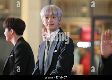 Seoul, Korea. 28 Nov, 2018. Wanna, iKON, zweimal, NU'EST W, 17 etc. auf dem roten Teppich von Asien Artist Awards 2018 in Seoul, Korea am 28. November 2018. (China und Korea Rechte) Credit: TopPhoto/Alamy leben Nachrichten Stockfoto