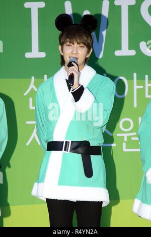 Seoul, Korea. 28 Nov, 2018. Lee Joon Gi, Shin Se-kyung besuchen Kinder Stiftung¡® s Aktivität in Seoul, Korea am 28. November 2018. (China und Korea Rechte) Credit: TopPhoto/Alamy leben Nachrichten Stockfoto