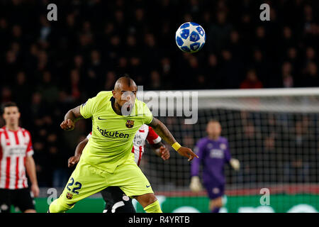 Eindhoven, Niederlande. 28. November 2018. Champions League 2018-2019 PSV v Barcelona Aturo Vidal des FC Barcelona Quelle: Orange Bilder vof/Alamy leben Nachrichten Stockfoto