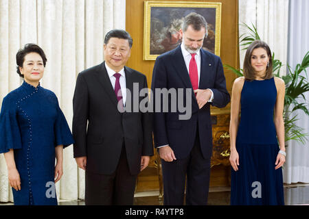 Madrid, Spanien. 27 Nov, 2018. Xi Jinping mit Frau Peng Liyuan, Felipe VI. aus Spanien, Letizia von Spanien an der Rezeption für den chinesischen Präsidenten in den Palacio de la Zarzuela. Madrid, 27.11.2018 | Verwendung der weltweiten Kredit: dpa/Alamy leben Nachrichten Stockfoto