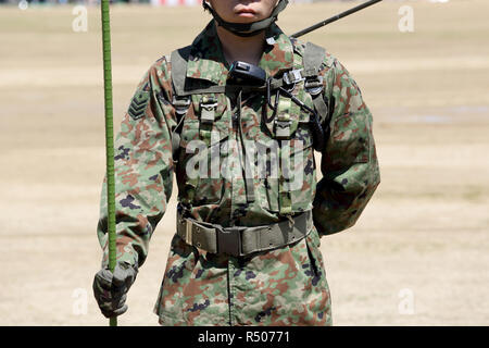 Japanische Soldaten mit militärischen Tarnuniform Stockfoto