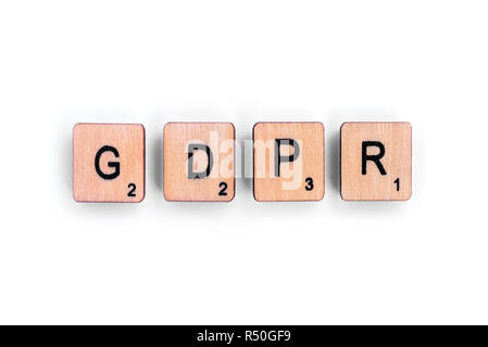 London, Großbritannien - 8. Juli 2018: Die Abkürzung BIPR - Allgemeine Datenschutzverordnung, Dinkel mit hölzernen Buchstabensteine über einen weißen Hintergrund. Stockfoto