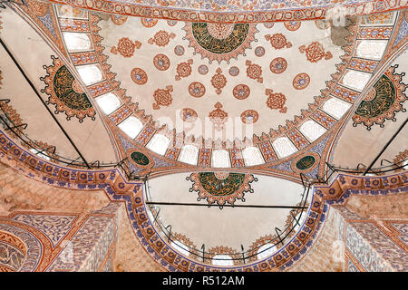 ISTANBUL, Türkei - 29. JULI 2018: die Kuppel des Sultanahmet Blaue Moschee in Istanbul. Stockfoto