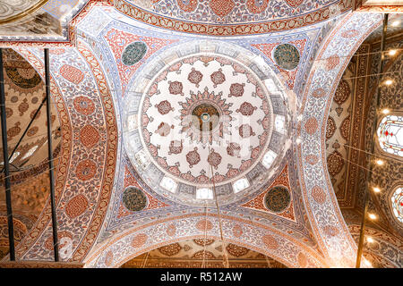 ISTANBUL, Türkei - 29. JULI 2018: die Kuppel des Sultanahmet Blaue Moschee in Istanbul. Stockfoto