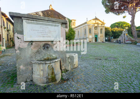 Ostia Antica in Rom, Italien. Das mittelalterliche Dorf oder Borgo in der Nähe der Ausgrabungen von Ostia alte Hafen des Römischen Reiches. Stockfoto