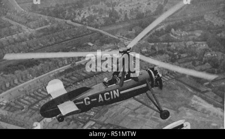 Recht & ORDNUNG IN GROSSBRITANNIEN - Ein frühes Foto der Verkehrspolizei mit einem girocopter auch bekannt als ein tragschrauber Stockfoto