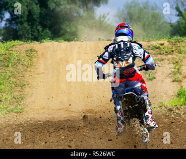 Uschhorod, Ukraine - 26.Juni 2018: transkarpatien Open World Motocross Championship. extreme Sport Wettbewerb. Teilnehmer in die DUS-Beschleunigung Stockfoto