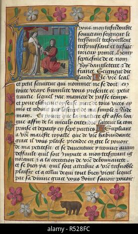 Erste 'A' (vous) der Poulet präsentiert das Buch zu Henry VII. König Heinrich VII., stehend in Gold Gewand mit Krone, die eine Kopie der Arbeit vom Autor, kniet vor ihm; mit verstreut teilweise Grenze und Text. . Vraye Imaginacion de Noblesse. England (Glanz); 1496. Quelle: Royal 19C VIII, w.1. Sprache: Französisch. Autor: Poulet, Quentin. Stockfoto