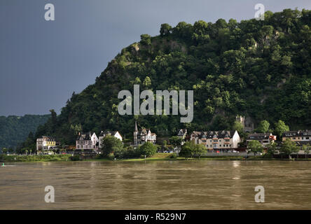 Ufer des Rheins in Sankt Goar am Rhein. Deutschland Stockfoto