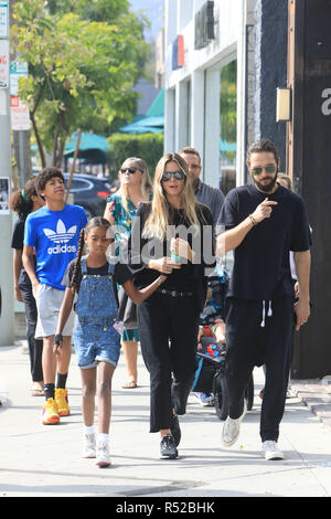 Heidi Klum Einkaufen mit ihrem Freund Tom Kaulitz und ihre vier Kinder mit: Heidi Klum, Tom Kaulitz, Henry Samuel, Johan Samuel, Lou Samuel Wo: West Hollywood, California, United States Wenn: 28 Oktober 2018 Quelle: WENN.com Stockfoto