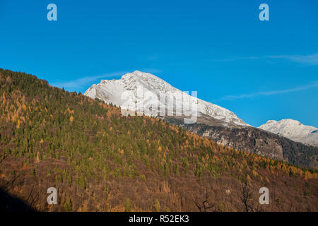Mount arera mit dem ersten Schnee im Herbst Stockfoto