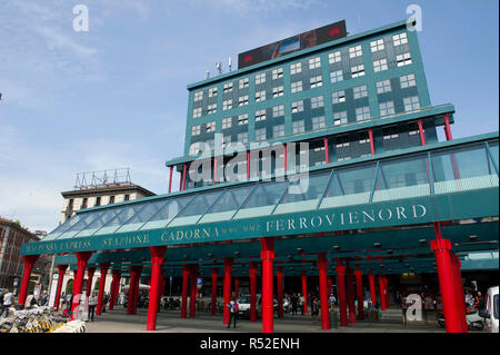 Italien, Lombardei, Mailand, Cadorna Square, Bahnhof Cadorna, trenord Hauptsitz Stockfoto