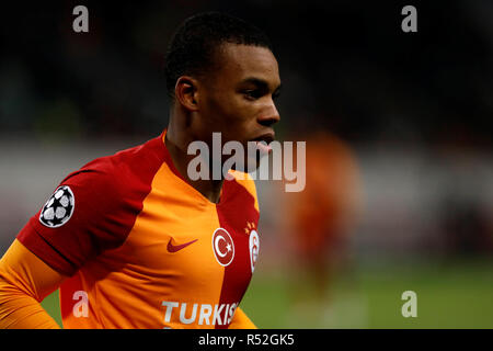 Moskau, Russland - 28. NOVEMBER: Garry Rodrigues von Galatasaray schaut während der Gruppe D Spiel der UEFA Champions League zwischen FC Lokomotiv Moskau und Galatasaray bei Lokomotiv Stadion am 28. November 2018 in Moskau, Russland. (MB) Stockfoto