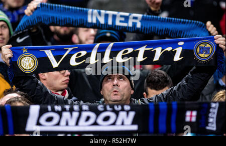 LONDON, ENGLAND - 28. NOVEMBER: FC Internazionale Ventilator während der Gruppe B Spiel der UEFA Champions League zwischen den Tottenham Hotspur und dem FC Internazionale im Wembley Stadium am 28. November 2018 in London, Vereinigtes Königreich. (Foto von Sebastian Frej/MB Medien) Stockfoto