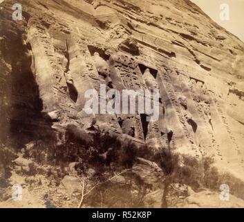 Tempel der Nefertari. Fotografische Ansichten in Ägypten (Nubien), durch [Jam. Glenalla, 1862. Tempel der Nefertari, Abu Simbel. Bild aufgenommen von fotografischen Ansichten in Ägypten (Nubien), durch [James Douglas, M.D., und James Douglas, LL.D.,] im Winter, 1860-1. [Mit beschreibenden Buchdruck.]. Ursprünglich veröffentlicht in Glenalla, 1862 produziert. . Quelle: 1786.b33, gegenüber 31. Stockfoto