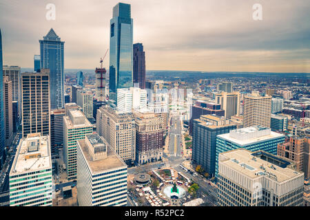 Blick von oben auf die Downtown Skyline von Philadelphia USA Stockfoto
