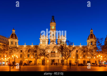 Rathaus der Stadt Valencia Spanien bei Dämmerung Stockfoto