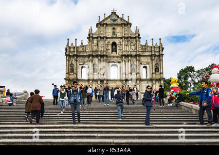 Ruinen von St. Paul's Cathedral ist eines der berühmtesten Wahrzeichen von Macau, UNESCO-Weltkulturerbe. Macau, Januar 2018 Stockfoto