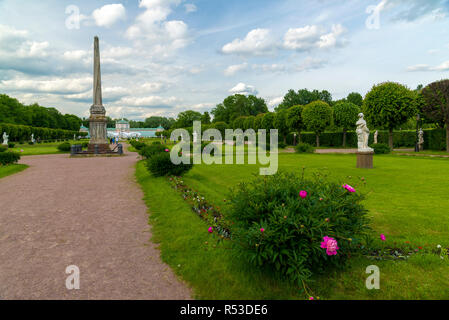 Moskau, Russland - Juni 6, 2016. Regelmäßige französischen Park in Immobilien Kuskowo Stockfoto