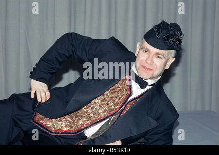 Elton John in Paris, wo er während seiner Reg schlägt zurück Tour ist. 23. März 1989. Stockfoto