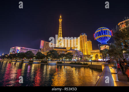 Paris Las Vegas Hotel und Casino bei Nacht Stockfoto