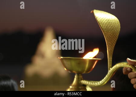 Die Ganga Aarti am Paramarth Niketan, Rishikesh Stockfoto