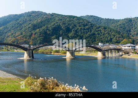 Traditionelle Kintai Brücke in Japan Stockfoto