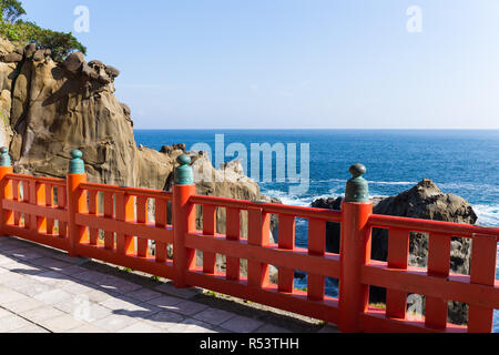 Aoshima Schrein und die Küste in Japan Stockfoto