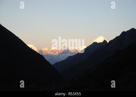 Kangchenjunga vom Lumba Sumba La im östlichen Nepal gesehen Stockfoto