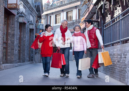 Familie einkaufen gehen Stockfoto