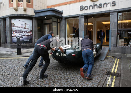 London, Großbritannien. 29. November 2018. Bonhams' Personal bewegen Ein 1959 Lister-Jaguar "KNORRIGEN" 3,8-Liter-Sports-Racing Two-Seater (£ 2,200,000-2, 800.000), einer der Höhepunkte mit einem gut dokumentierten Renngeschichte von einer Versteigerung von historischen und leistungsstarke Renn- und Straßenwagen. Weitere Highlights sind ein Le Mans Klasse preisgekrönte Jaguar XJ220C angetrieben von David Coulthard (£ 2,200,000-2, 800.000) und eine 1958 BMW 507 von seinem Entwerfer besessen, sowie Ferrari, Aston Martins, Bentleys, Porsches und Jaguare. Credit: Mark Kerrison/Alamy leben Nachrichten Stockfoto