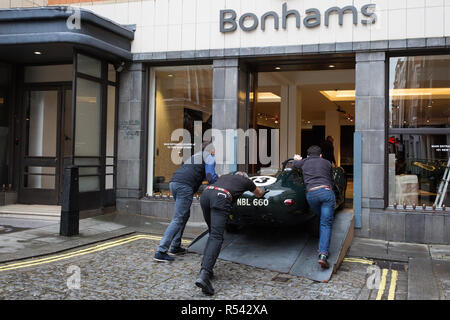 London, Großbritannien. 29. November 2018. Bonhams' Personal bewegen Ein 1959 Lister-Jaguar "KNORRIGEN" 3,8-Liter-Sports-Racing Two-Seater (£ 2,200,000-2, 800.000), einer der Höhepunkte mit einem gut dokumentierten Renngeschichte von einer Versteigerung von historischen und leistungsstarke Renn- und Straßenwagen. Weitere Highlights sind ein Le Mans Klasse preisgekrönte Jaguar XJ220C angetrieben von David Coulthard (£ 2,200,000-2, 800.000) und eine 1958 BMW 507 von seinem Entwerfer besessen, sowie Ferrari, Aston Martins, Bentleys, Porsches und Jaguare. Credit: Mark Kerrison/Alamy leben Nachrichten Stockfoto