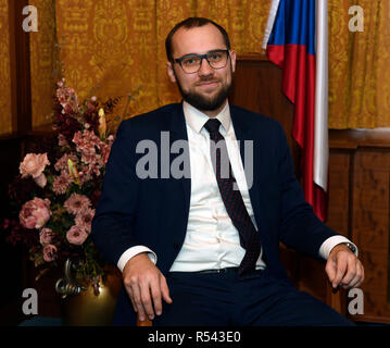 Prag, Tschechische Republik. 20 Nov, 2018. Tomas Kopecny, Direktor der Verteidigung der industriellen Zusammenarbeit Abteilung im Ministerium für Verteidigung der Tschechischen Republik, 20. November 2018 Credit: Michal Krumphanzl/CTK Photo/Alamy leben Nachrichten Stockfoto