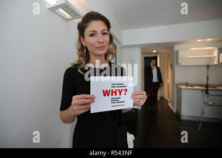 Buenos Aires, Argentinien. 29 Nov, 2018. Emine Dzhaparova, Stellvertretender Minister für Information der Ukraine, spricht bei einer Pressekonferenz. Die ukrainische Regierung fordert die Staats- und Regierungschefs auf dem G20-Gipfel Russlands Präsident Putin davon zu überzeugen, auf den neuen Konflikt zwischen den beiden Staaten zu geben. Credit: Claudio Santisteban/dpa/Alamy leben Nachrichten Stockfoto