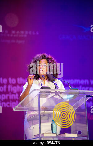 Soweto, Südafrika, 29. November 2018. Oprah Winfrey spricht auf "thunzi Sabafazi (Würde der Frauen), ein Ereignis Nelson Mandela's Legacy bei seinem 100. Geburtstag Jahr zu Ehren. Credit: Eva-Lotta Jansson/Alamy leben Nachrichten Stockfoto