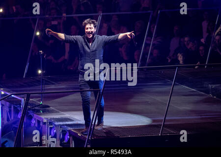 London, England. 29. November 2018, Mumford & Söhne führt auf der Bühne in der O2 Arena, England Credit: Jason Richardson/Alamy leben Nachrichten Stockfoto