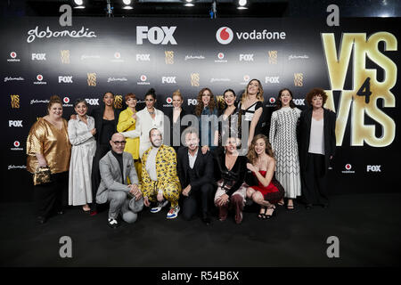 Madrid, Spanien. 29 Nov, 2018. Alberto Velasco, Jesus Castejon, Laura Baena, Benjamin Vicuna, Ruth Diaz, Berta Vazquez, Itziar Castro, Abril Zamora, Zaira Perez, Georgina Amoros, Marta Aledo, Ramiro Blas, Cristina Marcos, Maggie Civantos, Maria Isabel Diaz, Alba Flores und Najwa Nimri nimmt gegenüber der Saison 4 Premiere Callao City Lights Kino in Madrid. Credit: LEGAN S. Mace/SOPA Images/ZUMA Draht/Alamy leben Nachrichten Stockfoto