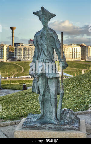 Skulptur eines Soldaten Wache am Eingang zum Turm des Herkules, La Coruña, Galicien, Spanien, Europa Stockfoto