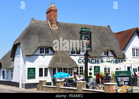 17. jahrhundert Coach & Horses Pub, Poole Road, Ringwood, Dorset, England, Vereinigtes Königreich Stockfoto