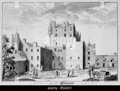 Glamis Castle. Eine Ansicht, die sich in der indischen Tinte, der Burg von Glammis, t.Ca. 1746. Eine Ansicht, die sich in der indischen Tinte, der Burg von Glammis, aus dem Norden, Osten; Frau 1f. x 8 1/2 in.; 30 x 22 cm. Bild aus einer Ansicht, in Tusche, der Burg von Glammis, aus dem Norden, Osten, gezeichnet von John elphinstone.. Ursprünglich publiziert/Produzierte in Ca. 1746. . Quelle: Maps.K.. 49.23. ein. 3. Sprache: Englisch. Stockfoto