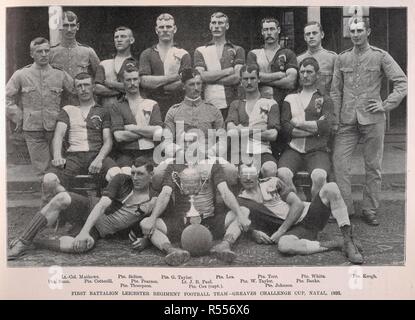 "Erste Bataillon Leicester regiment Fußballmannschaft - grieben Challenge Cup - Natal, 1898. Illustrierte Sporting und dramatische Nachrichten. London, 1898. Quelle: Illustrierte Sporting und dramatische Nachrichten. 31/12/1898 auf Seite 681. Stockfoto