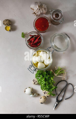 Zutaten für eingelegte Wachteleier Stockfoto